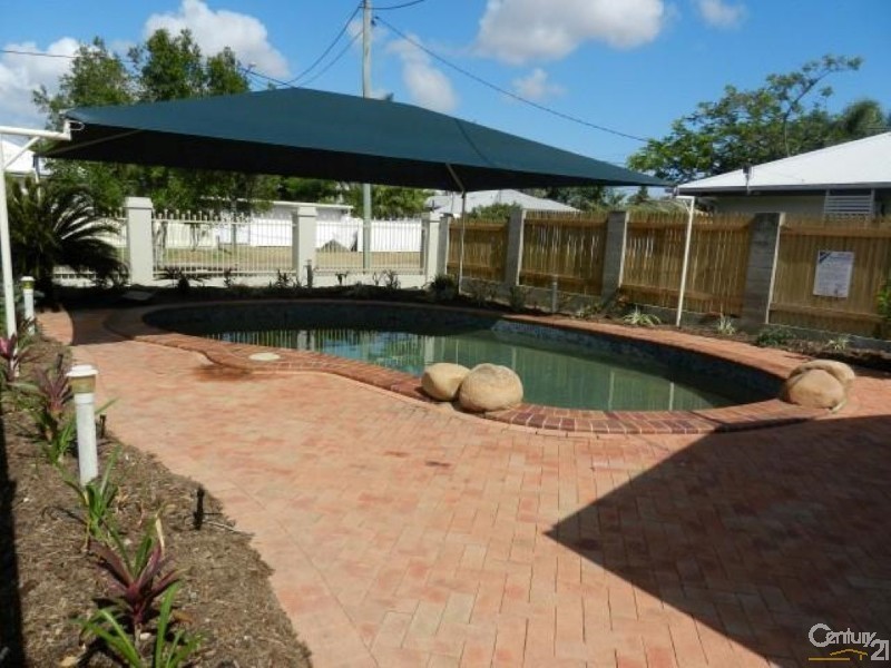 8/4-6 Cheyne Street, Pimlico QLD 4812