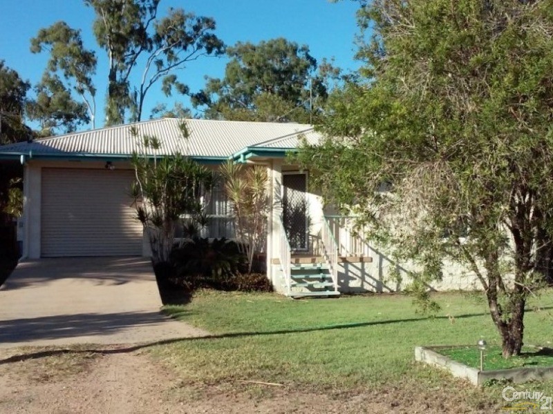 37 The Esplanade, Toolakea QLD 4818