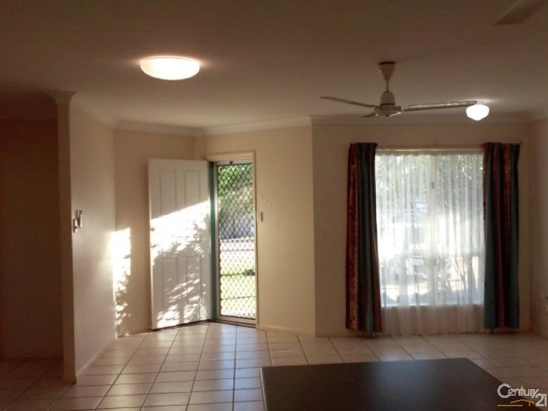 37 The Esplanade, Toolakea QLD 4818