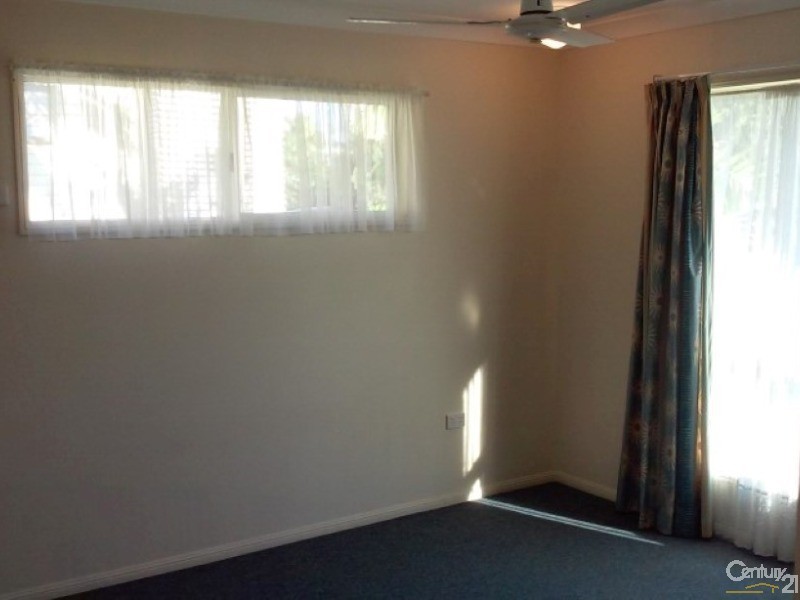 37 The Esplanade, Toolakea QLD 4818