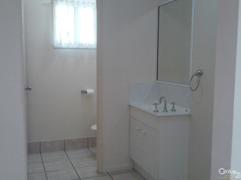 37 The Esplanade, Toolakea QLD 4818