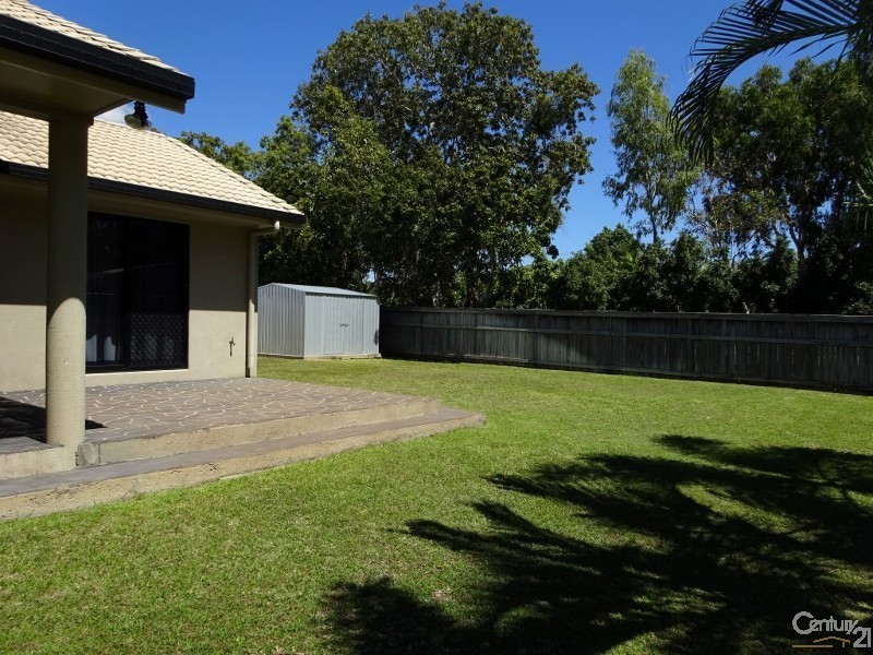 Bushland Beach QLD 4818