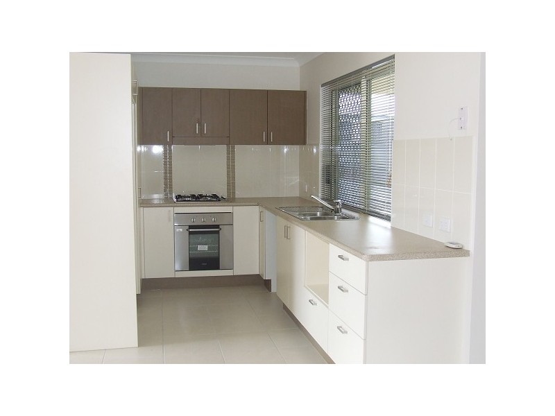 Bushland Beach QLD 4818