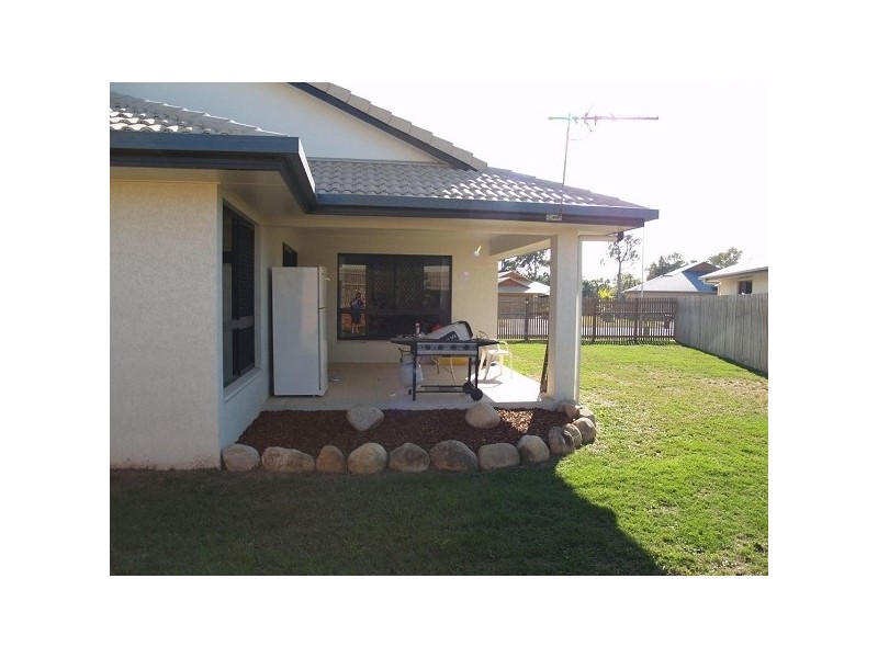 Bushland Beach QLD 4818