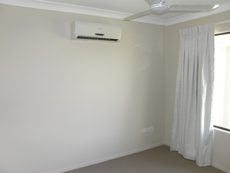 127 Daintree Drive, Bushland Beach QLD 4818