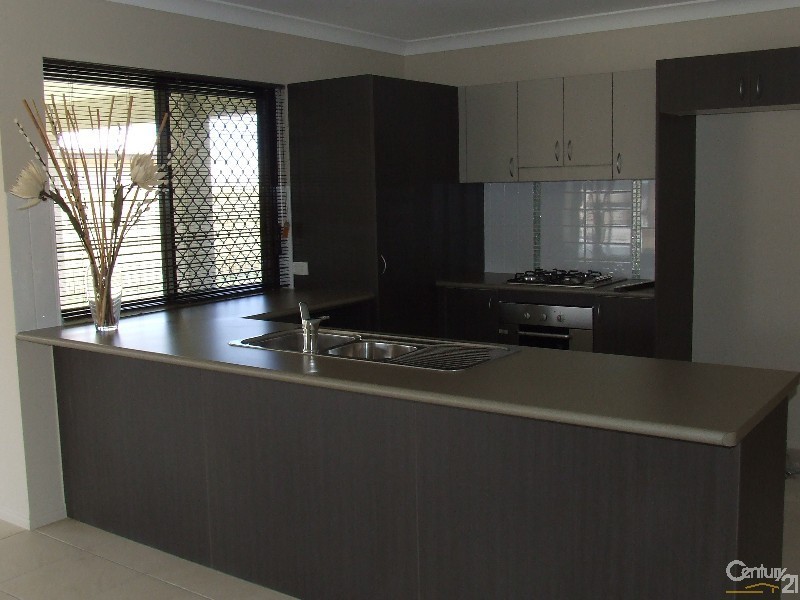 127 Daintree Drive, Bushland Beach QLD 4818