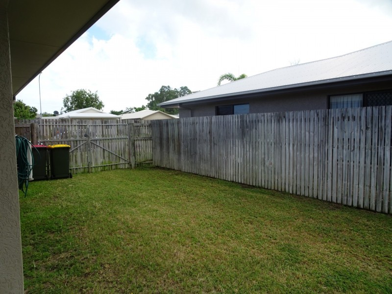 127 Daintree Drive, Bushland Beach QLD 4818
