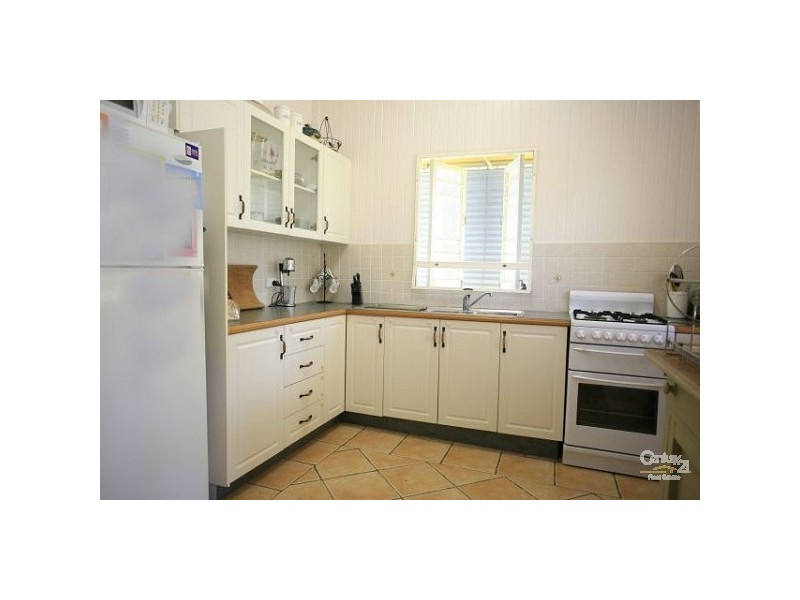 8 Third Street, Railway Estate QLD 4810