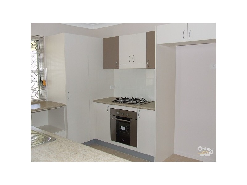 Bushland Beach QLD 4818