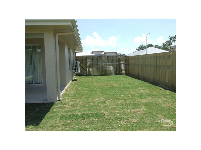 Bushland Beach QLD 4818