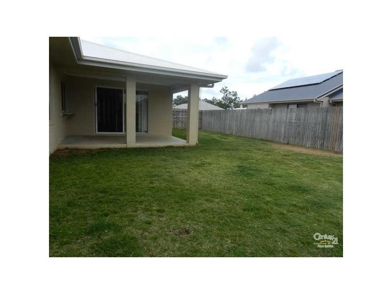 Bushland Beach QLD 4818