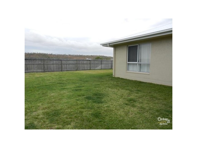 Bushland Beach QLD 4818