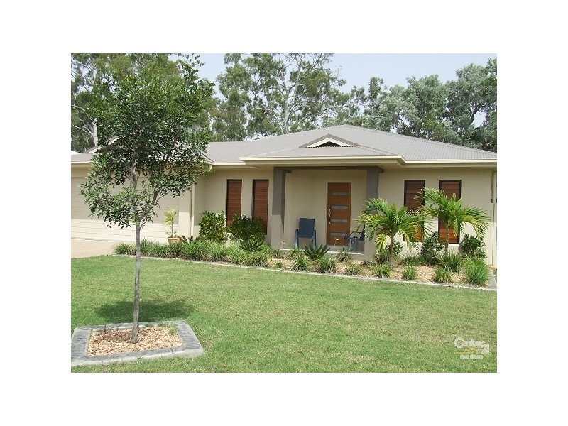 Bushland Beach QLD 4818