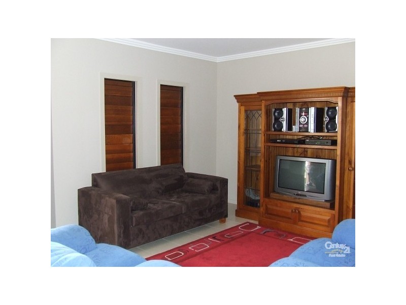 Bushland Beach QLD 4818