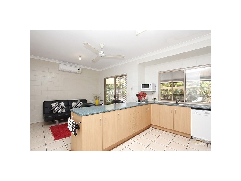 15 Endeavour Road, Bluewater QLD 4818