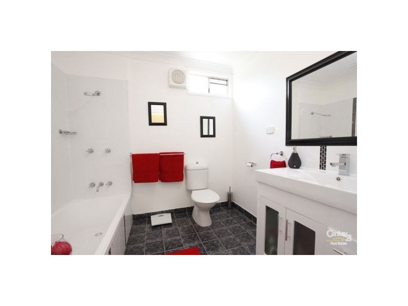 15 Endeavour Road, Bluewater QLD 4818