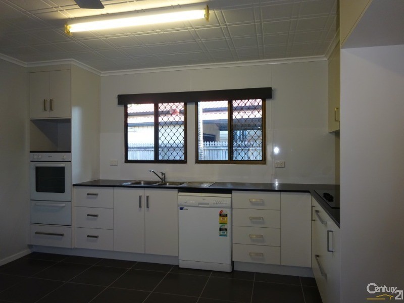 34 Illuta Street, Rasmussen QLD 4815