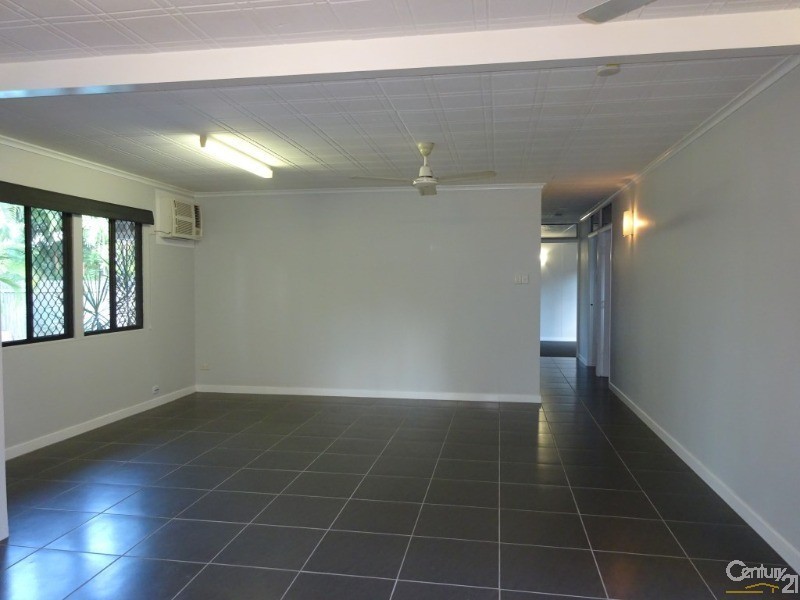 34 Illuta Street, Rasmussen QLD 4815