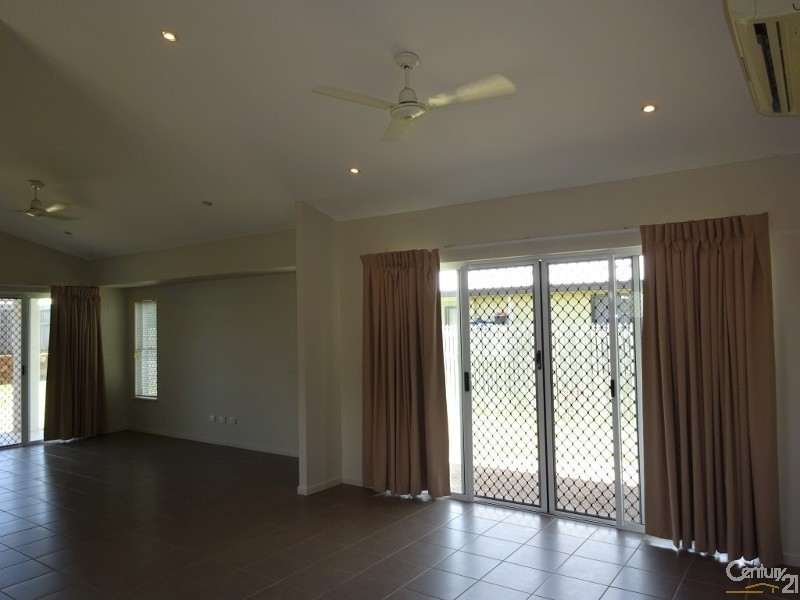 20 Daintree Drive, Bushland Beach QLD 4818