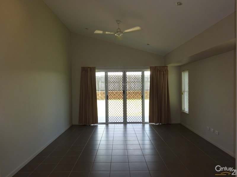 20 Daintree Drive, Bushland Beach QLD 4818