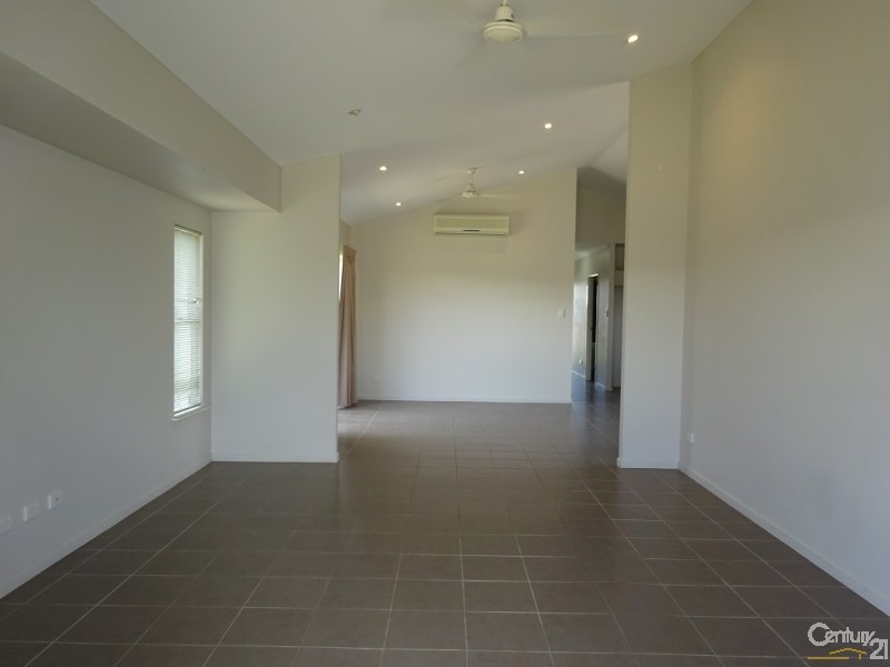 20 Daintree Drive, Bushland Beach QLD 4818