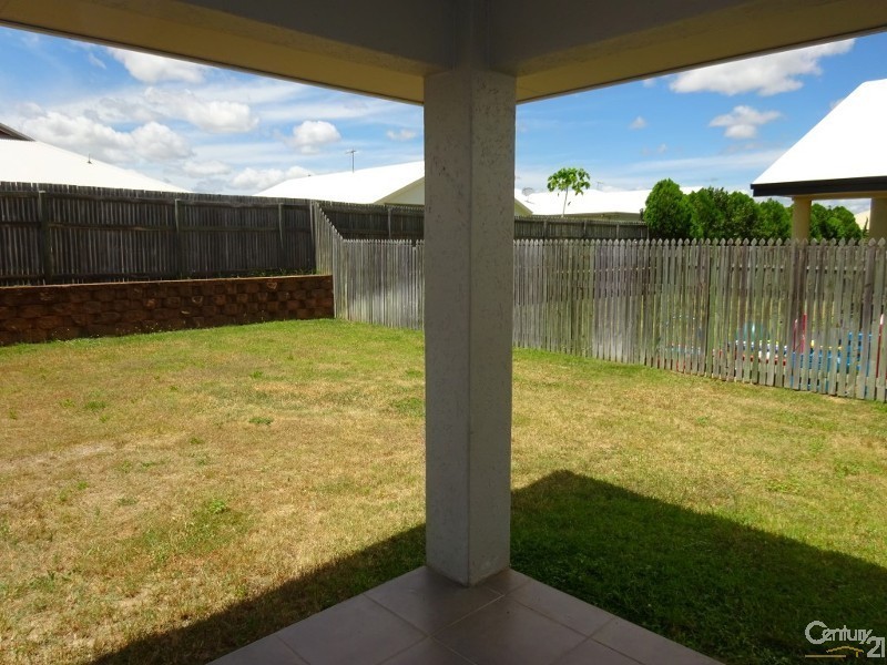 20 Daintree Drive, Bushland Beach QLD 4818