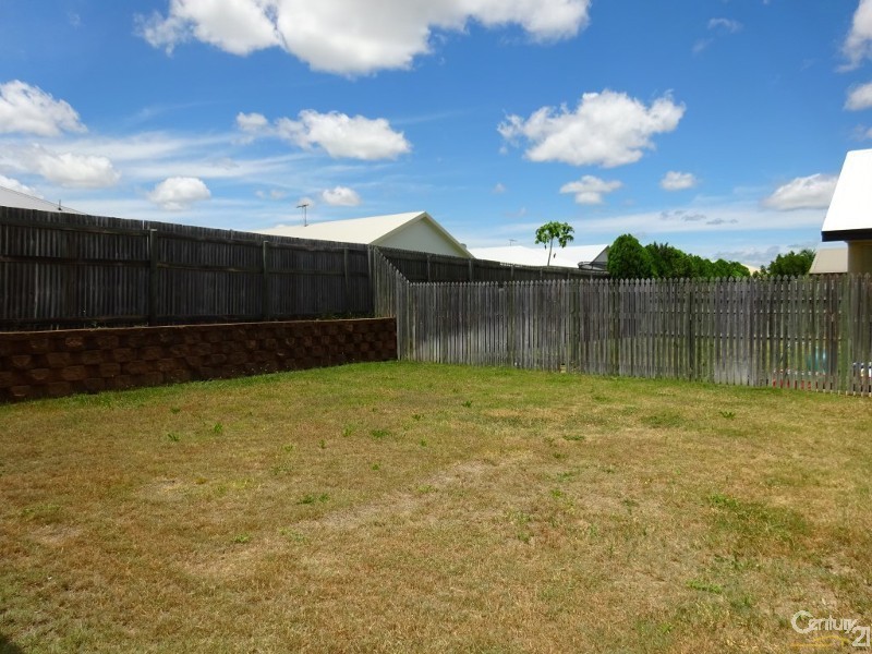 20 Daintree Drive, Bushland Beach QLD 4818