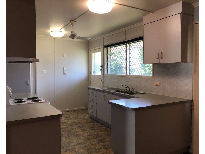 9 Chambers Street, Aitkenvale QLD 4814