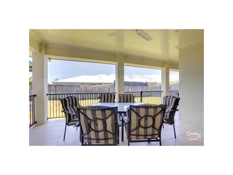 14 Donostia Crescent, Bushland Beach QLD 4818