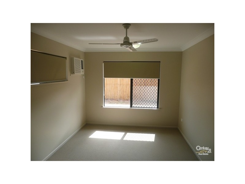 Bushland Beach QLD 4818