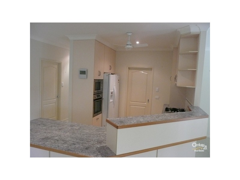 Bushland Beach QLD 4818