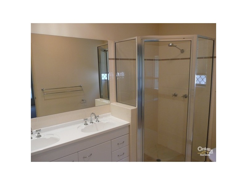 Bushland Beach QLD 4818