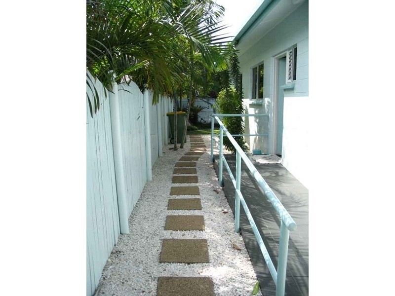 4 Corcoran Street, Pimlico QLD 4812