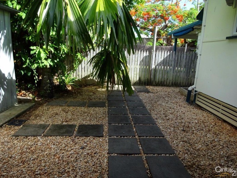 1/30 McLachlan Street, Currajong QLD 4812