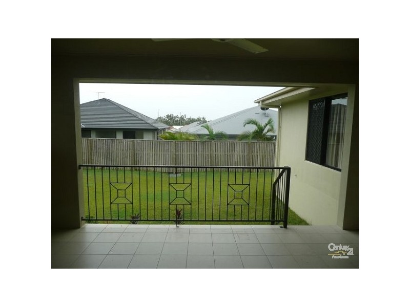 Bushland Beach QLD 4818