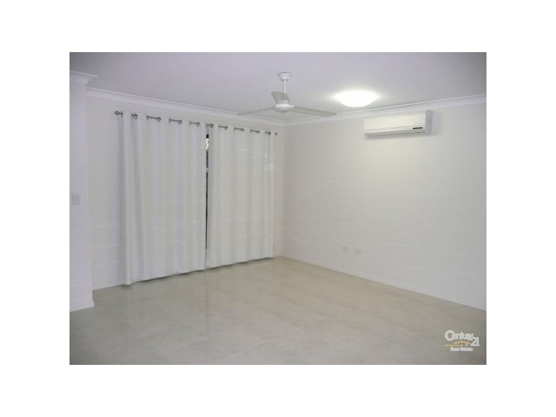 Bushland Beach QLD 4818