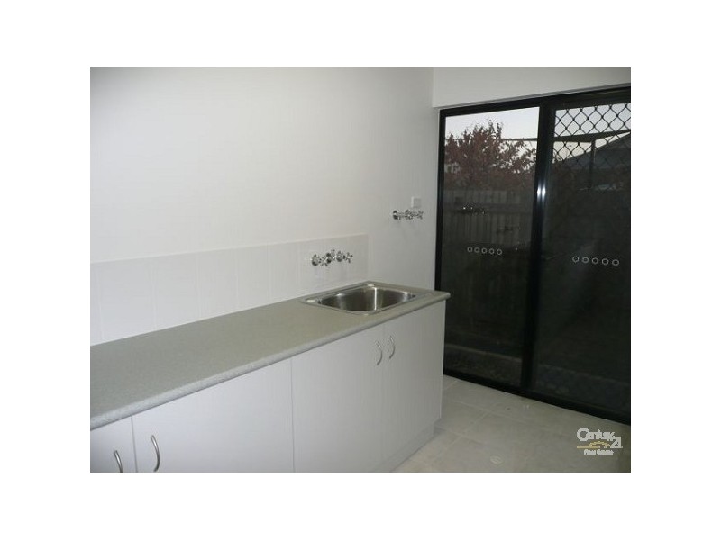 Bushland Beach QLD 4818