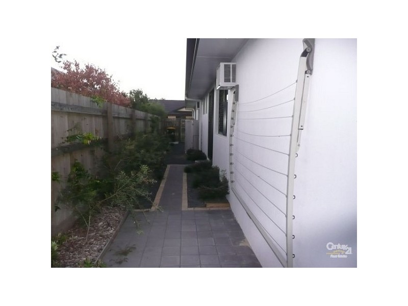 Bushland Beach QLD 4818