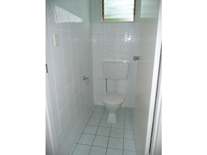 2/18 Armstrong Street, Hermit Park QLD 4812