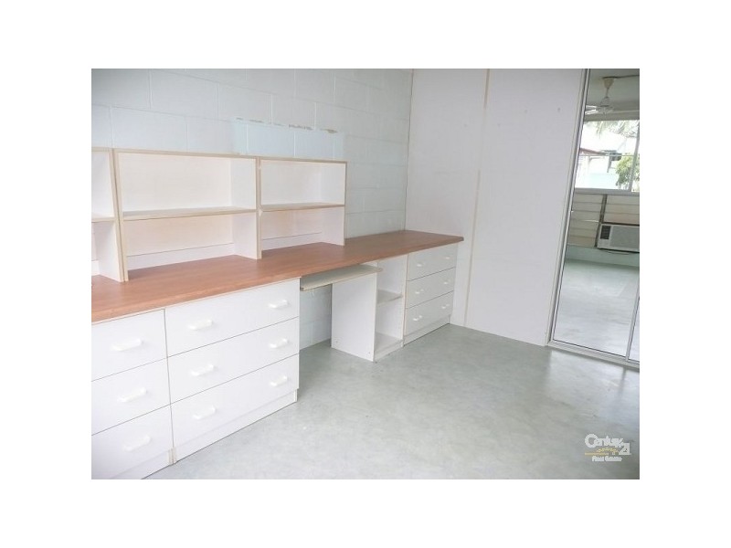 2/18 Armstrong Street, Hermit Park QLD 4812