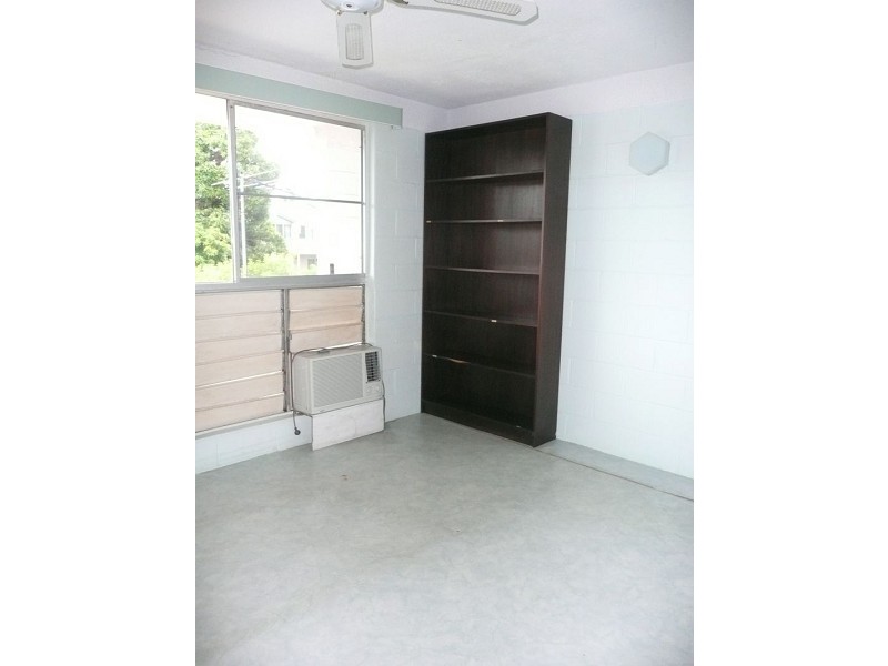 2/18 Armstrong Street, Hermit Park QLD 4812