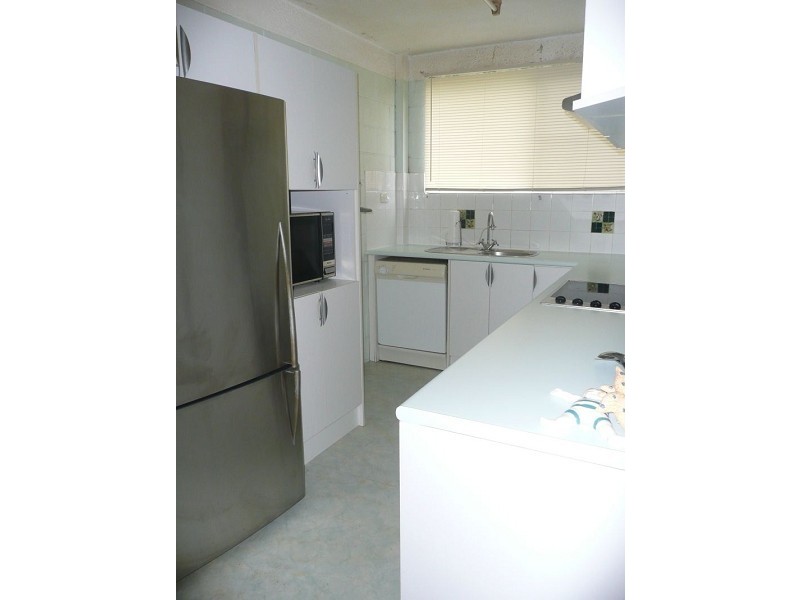 2/18 Armstrong Street, Hermit Park QLD 4812