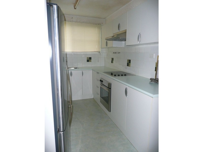 2/18 Armstrong Street, Hermit Park QLD 4812