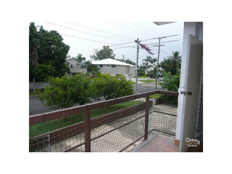 2/18 Armstrong Street, Hermit Park QLD 4812