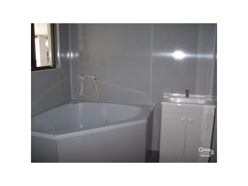 31 Julia Street, Kirwan QLD 4817