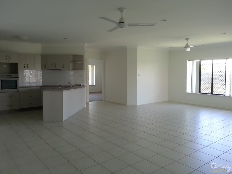 25 Currawinya Court, Bushland Beach QLD 4818