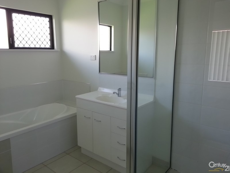 25 Currawinya Court, Bushland Beach QLD 4818