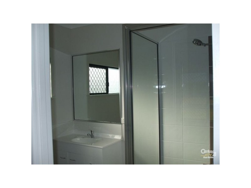 Bushland Beach QLD 4818