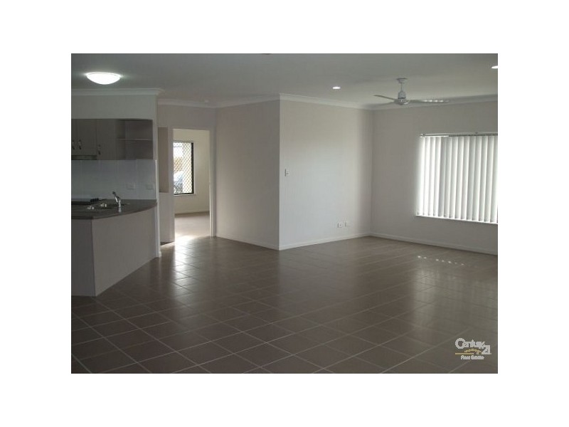 Bushland Beach QLD 4818