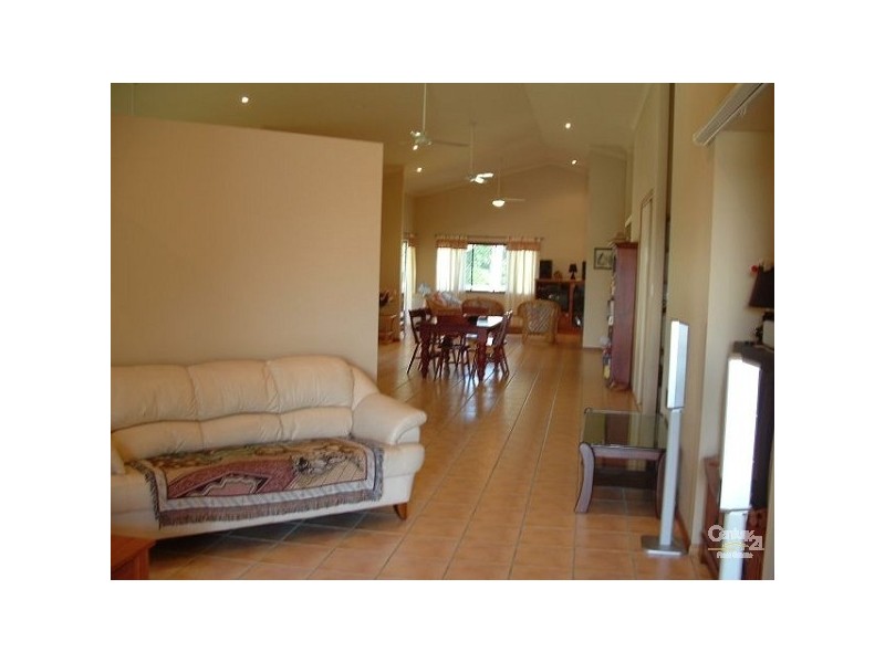 4 Hickory Court, Bushland Beach QLD 4818